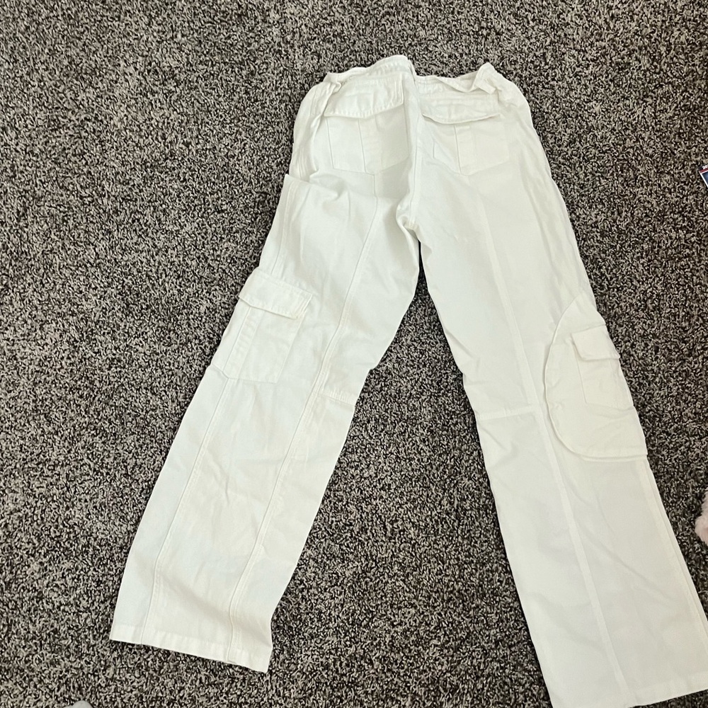BRANDY MELLVILLE KIM CARGO PANTS WHITE